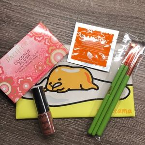 Ipsy Gudetama bag with Full size Pacifica Blush!!